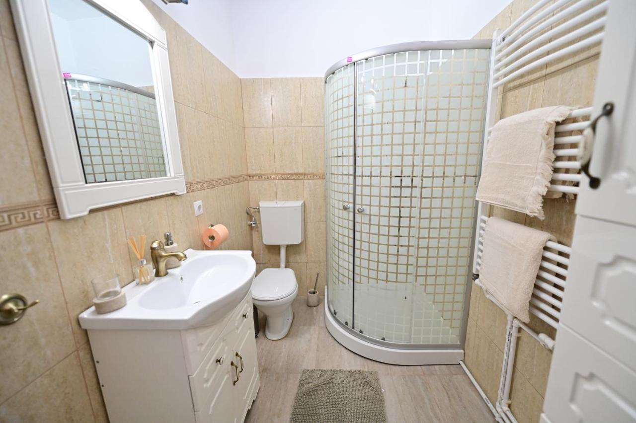 Flh - Tribunei Nest Sibiu Luaran gambar